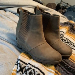 Gray sorel wedges 7.5 worn maybe twice